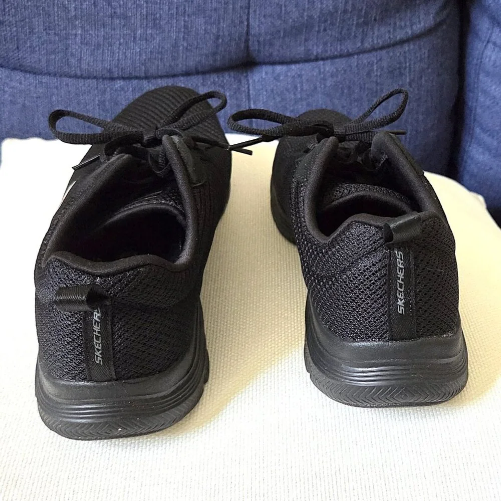 Skechers/Black Comfort Sneakers/Women's/Size 7/Used Only One Time - Picture 9 of 12